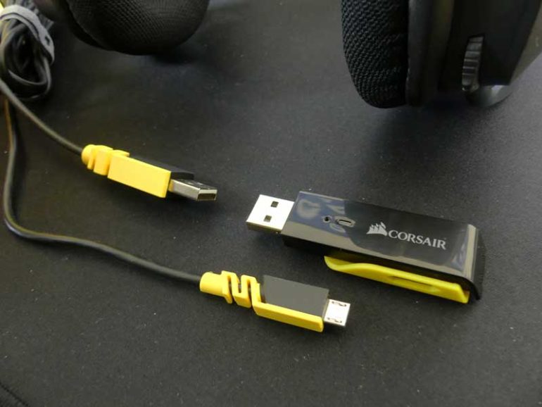 Guida per l'utente delle cuffie premium wireless CORSAIR VOID RGB ELITE Guida per l'utente delle cuffie premium wireless CORSAIR VOID RGB ELITE