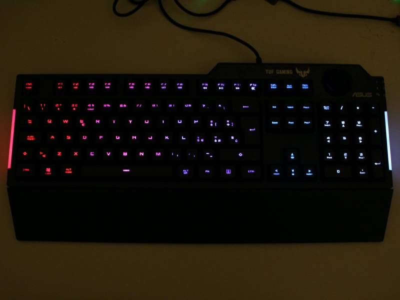 Illuminazione RGB della Asus TUF Gaming K1