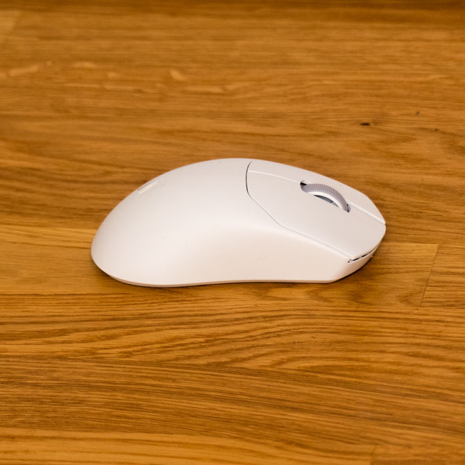 Sabre v2 PRO ultralight wireless recensione (11)