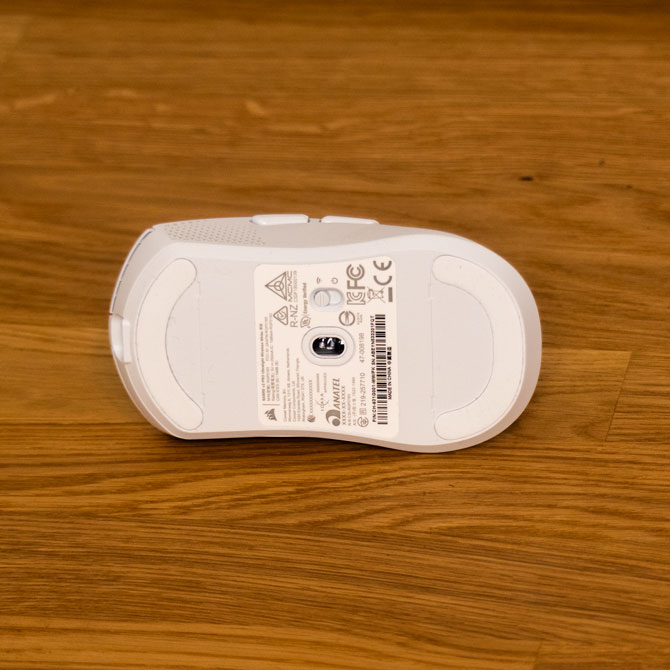 Sabre v2 PRO ultralight wireless recensione sotto e sensore