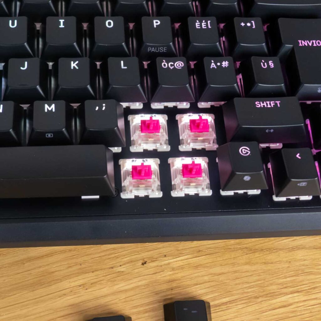 Corsair Vanguard 96: Recensione 8 Corsair Vanguard 96 senza keycaps