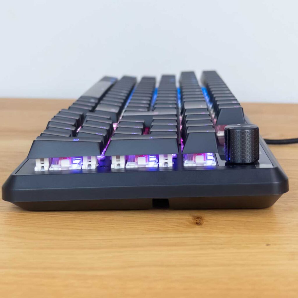 Corsair Vanguard 96: Recensione 5 Corsair Vanguard 96 vista laterale